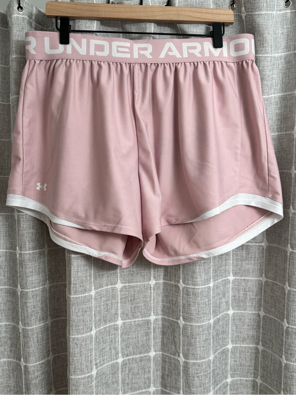 EUC Under Armour Plus Size Loose Fit Shorts 4” inseam